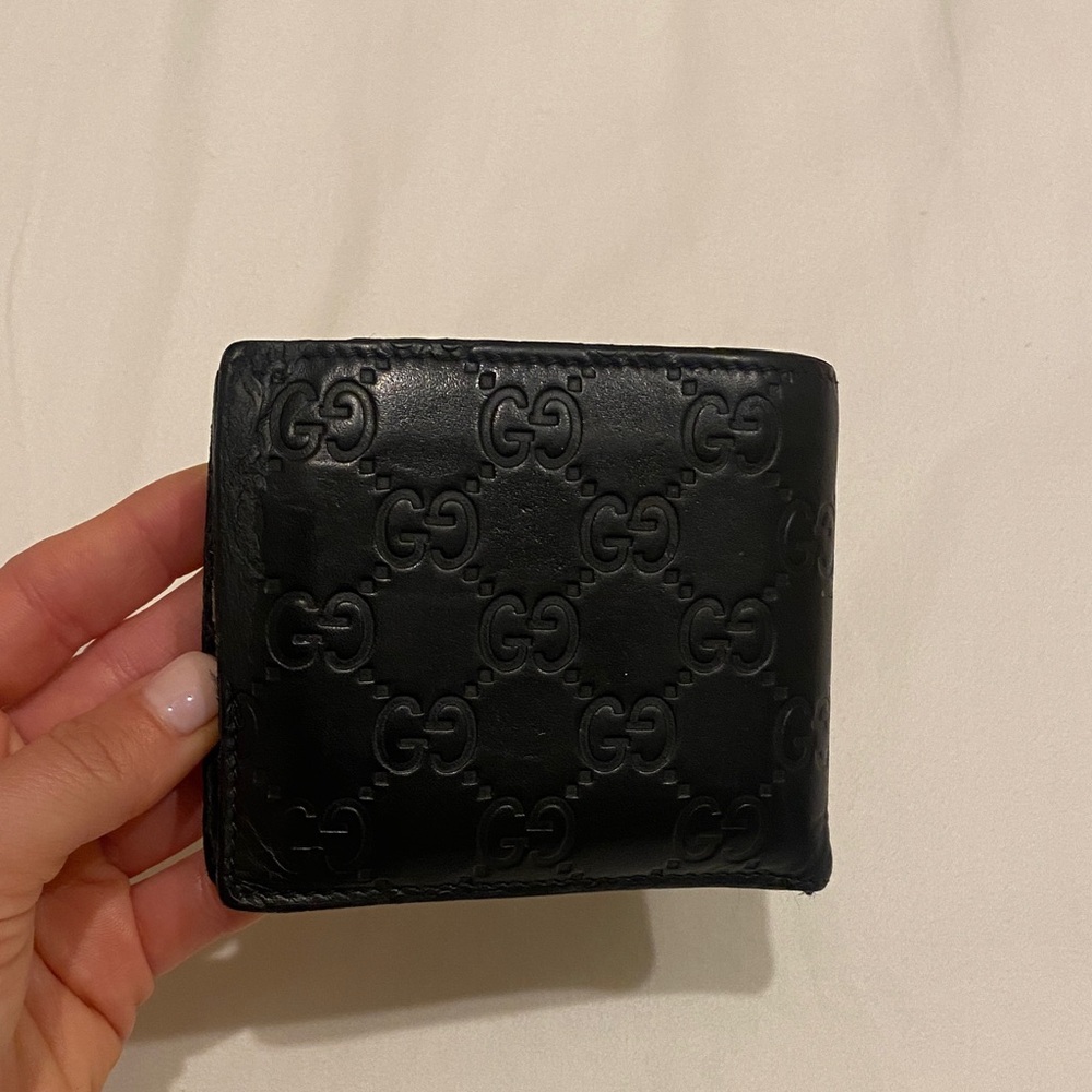 Gucci Black Embossed GG Men’s Leather Wallet - Picture 3 of 5